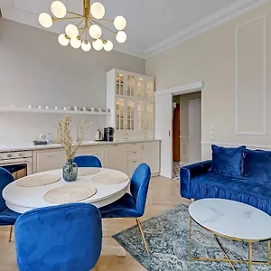 https://downtown-apartments-old-town-piwna.gdanskhotel.org